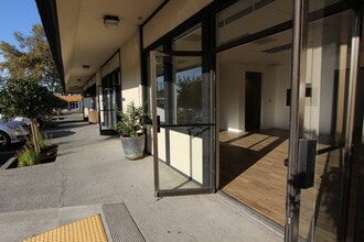 2483 Old Middlefield Way, Mountain View, CA à louer Photo intérieure– Image 1 sur 3