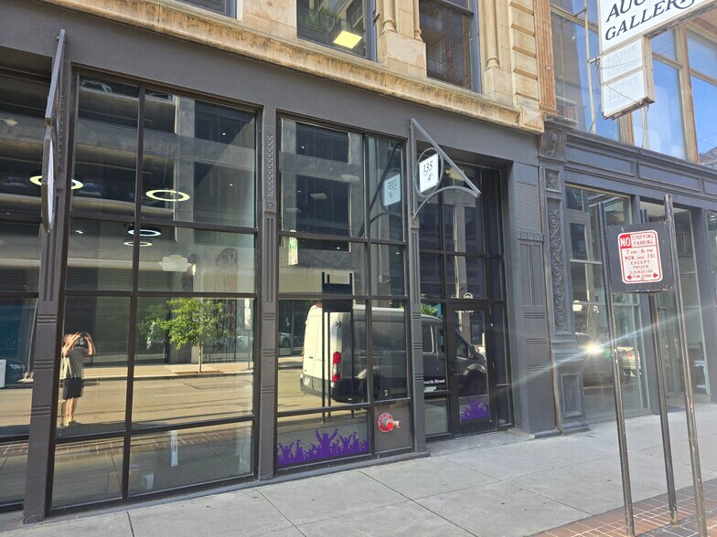 133 W 4th St, Cincinnati, OH à louer - Photo de l’immeuble – Image 3 sur 5