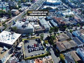 440 Heliotrope Ave, Corona Del Mar, CA à louer Photo intérieure– Image 2 sur 9