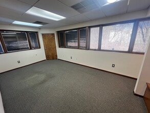 1-11 Jocama Blvd, Old Bridge, NJ à louer Photo intérieure– Image 1 sur 4