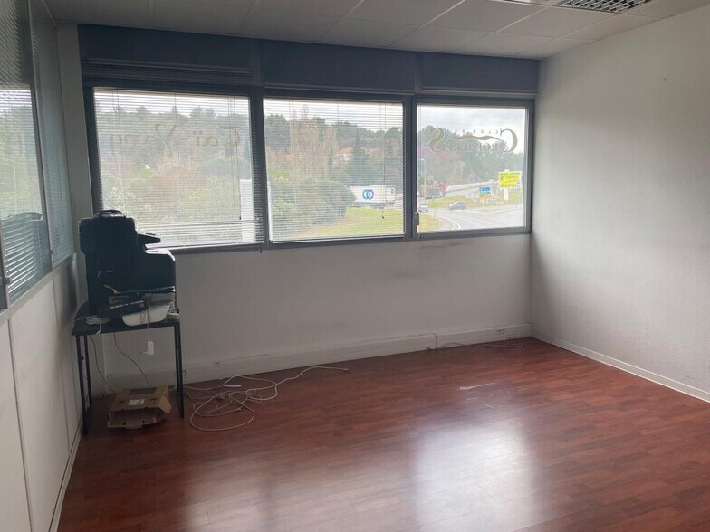 Bureau dans Aubagne à louer - Photo intérieure – Image 3 sur 5