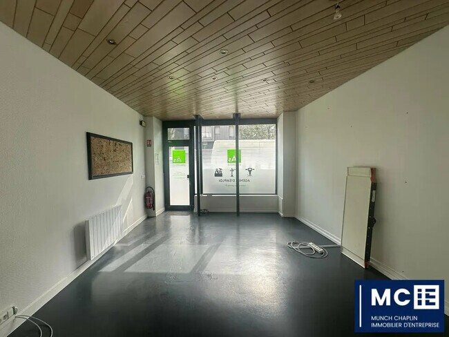 Plus de détails pour Local commercial à vendre