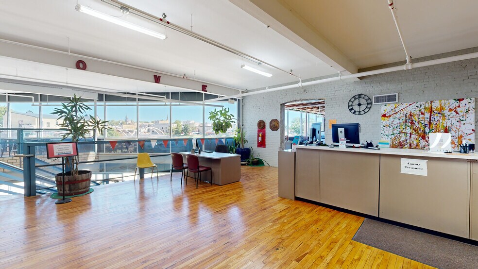 218-326 Wisconsin Dr, Jefferson, WI à louer - Numérisation 3D Matterport – Image 3 sur 23