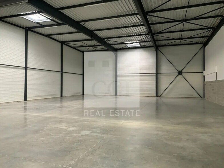 Local d’activités dans Frans à louer - Photo intérieure – Image 3 sur 8