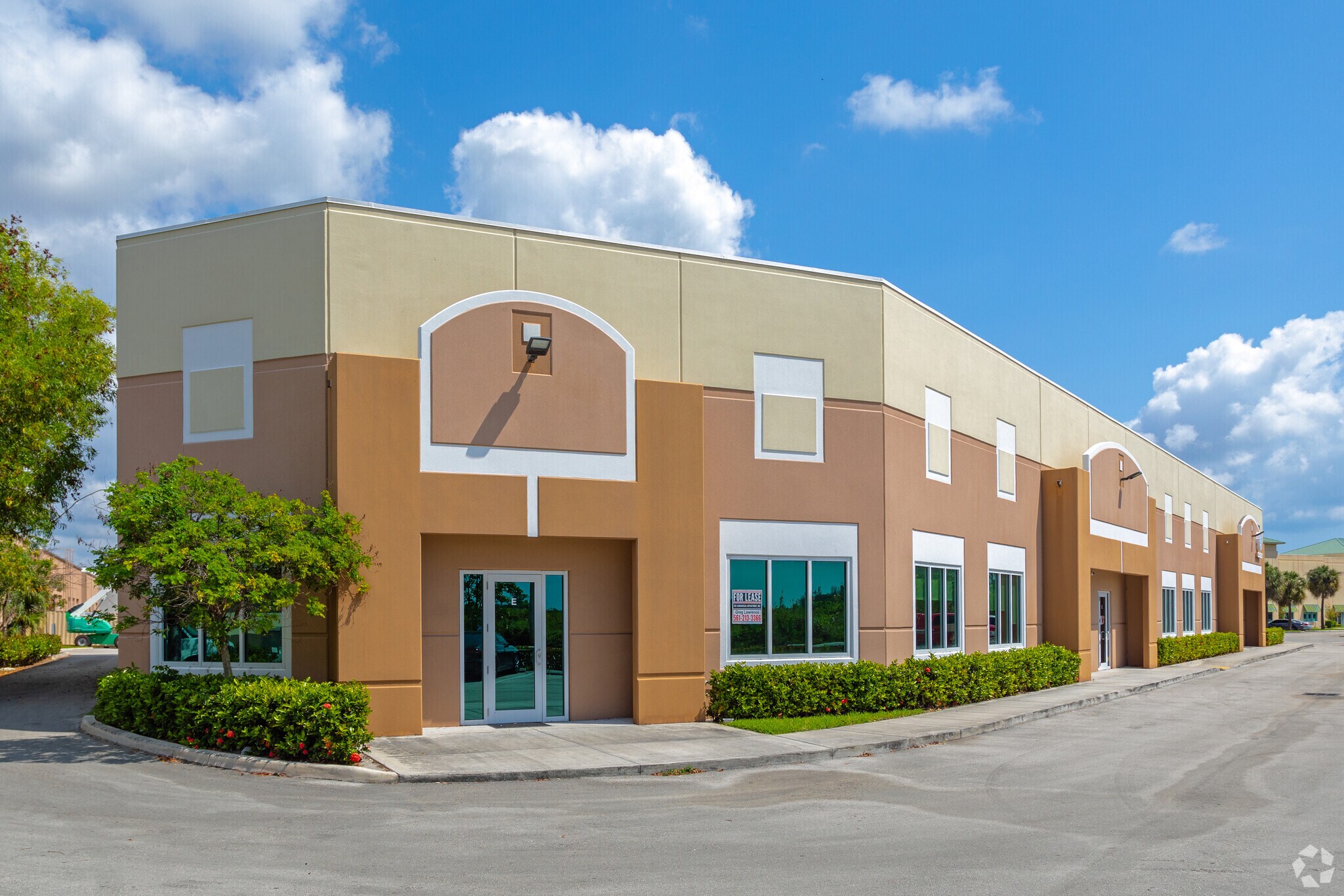 2051 Green Rd, Deerfield Beach, FL à louer Photo principale– Image 1 sur 6