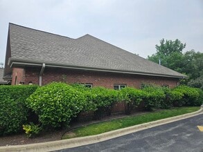 6400 W College Dr, Palos Heights, IL à louer Photo de l’immeuble– Image 2 sur 18