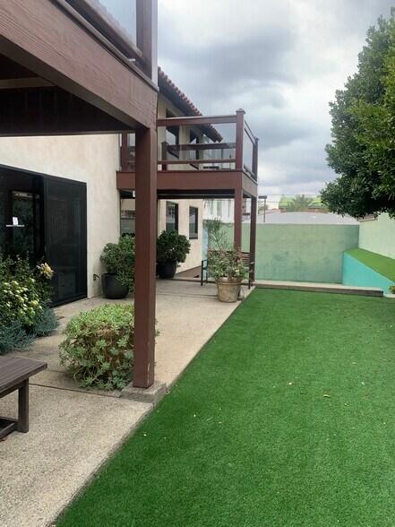 479 S Marengo Ave, Pasadena, CA à louer - Photo de l’immeuble – Image 3 sur 23