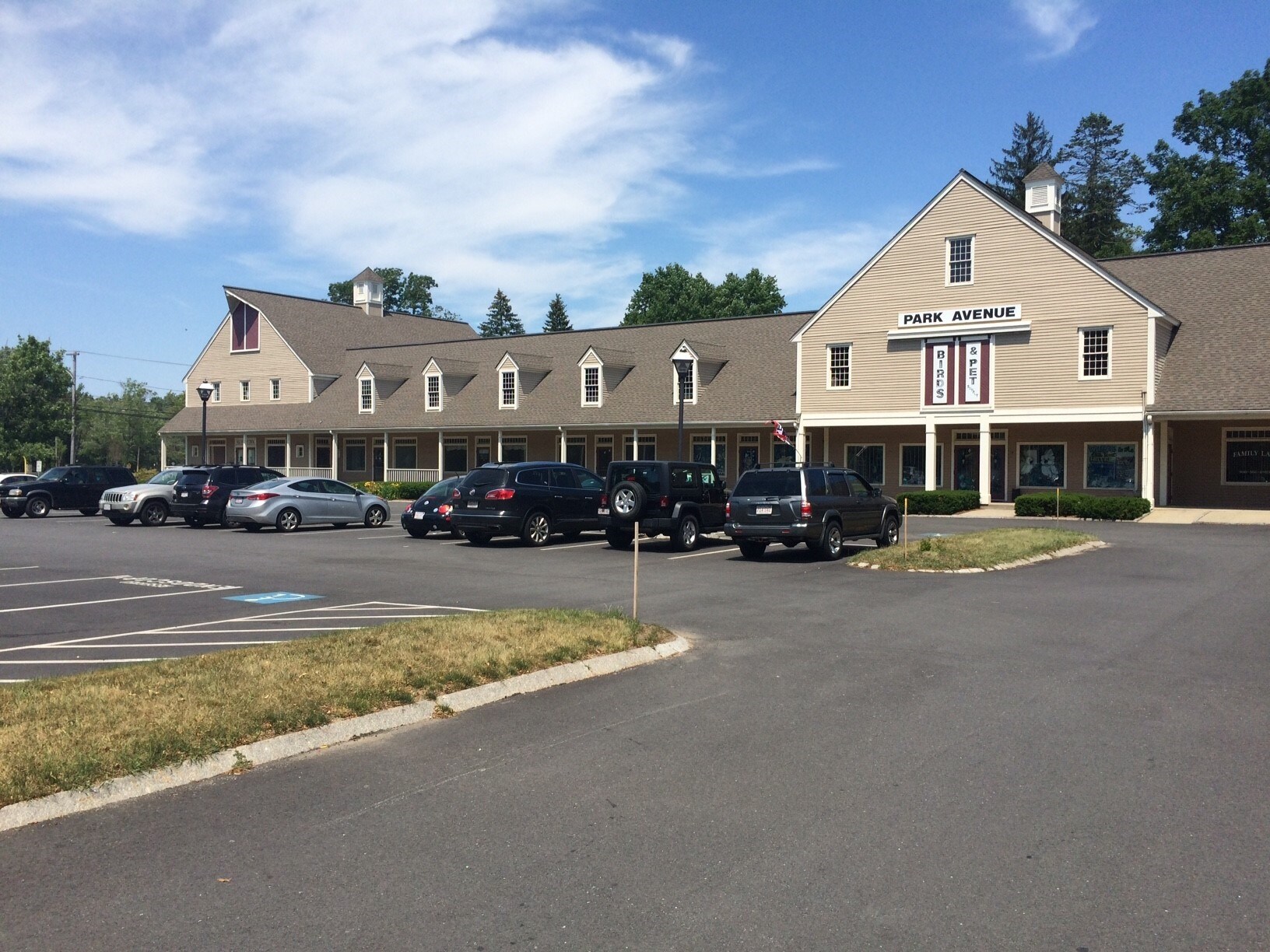 120 W Center St, West Bridgewater, MA à louer Photo principale– Image 1 sur 9