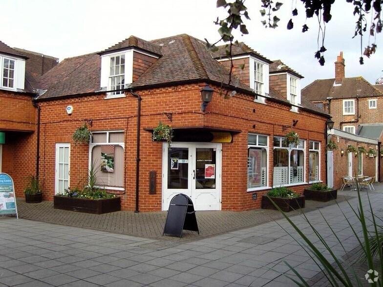 11 Weavers Walk, Newbury à louer - Photo principale – Image 1 sur 2