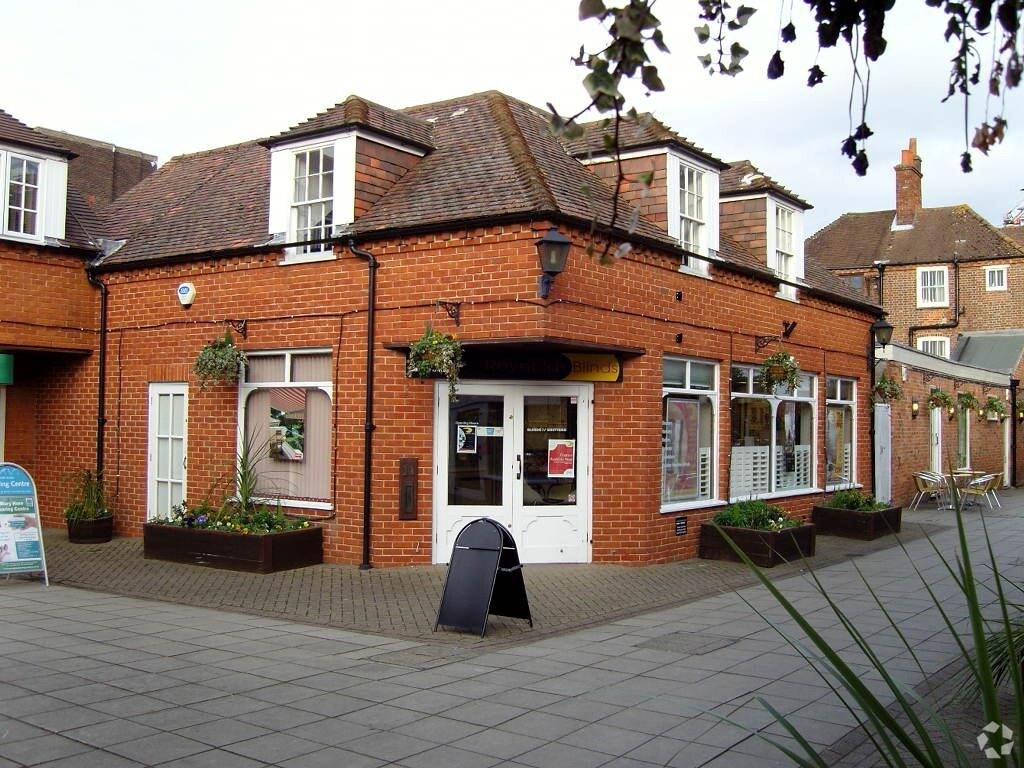 11 Weavers Walk, Newbury à louer Photo principale– Image 1 sur 3