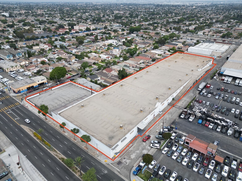 4095 Firestone Blvd, South Gate, CA à louer - Photo de l’immeuble – Image 1 sur 8