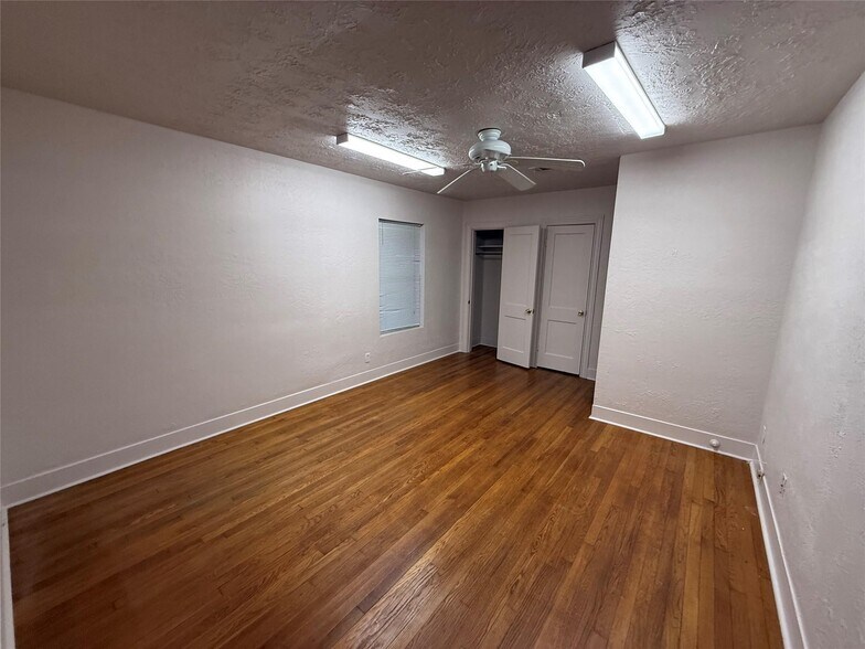 6946 Moss Rose St, Houston, TX à vendre - Photo de l’immeuble – Image 3 sur 6