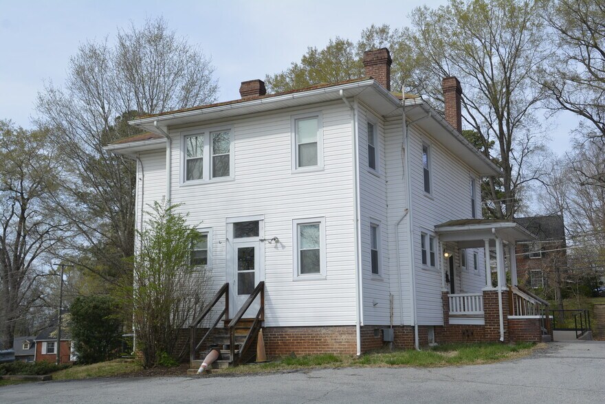 713 Oak St, Farmville, VA à vendre - Photo de l’immeuble – Image 2 sur 2