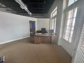 6037 Winthrop Commerce Ave, Riverview, FL à louer Photo intérieure– Image 2 sur 13