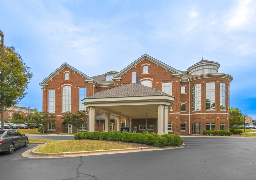 401 Meridian St N, Huntsville, AL à louer - Photo de l’immeuble – Image 3 sur 6