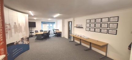 Harwood Rd, Horsham à louer Photo intérieure– Image 2 sur 3