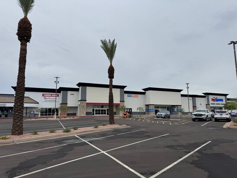 2055 N Alma School Rd, Chandler, AZ à louer - Photo de l’immeuble – Image 3 sur 38