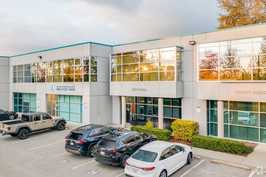 8980 Fraserwood Ct, Burnaby, BC à louer - Photo de l’immeuble – Image 3 sur 4