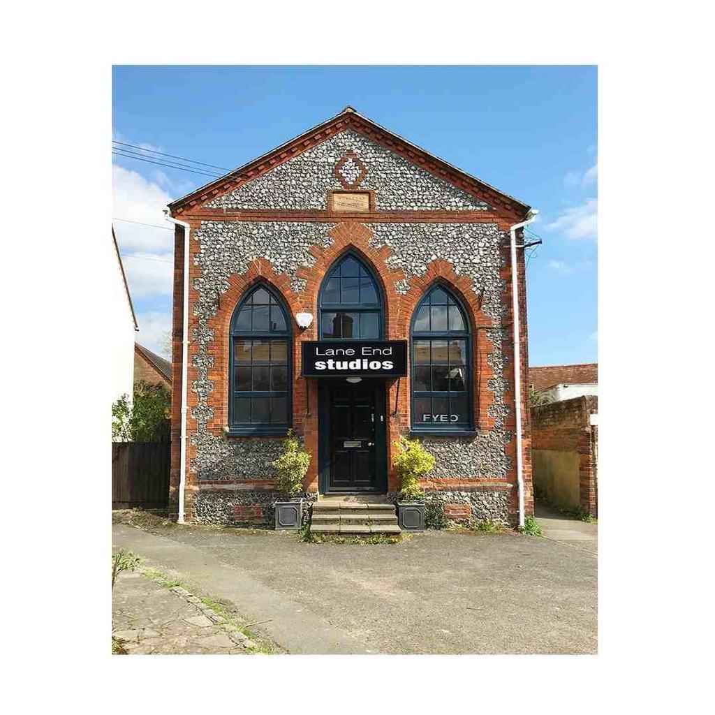 High St, Lane End à louer Photo de l’immeuble– Image 1 sur 5