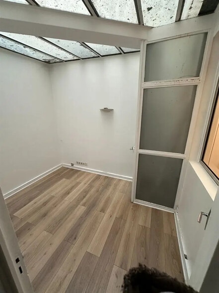 Local commercial dans Neuilly-sur-Seine à louer - Photo intérieure – Image 3 sur 9