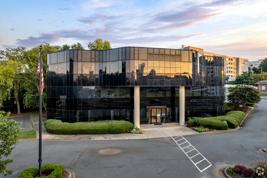 741 Kenilworth Ave, Charlotte, NC à louer - Photo de l’immeuble – Image 3 sur 6