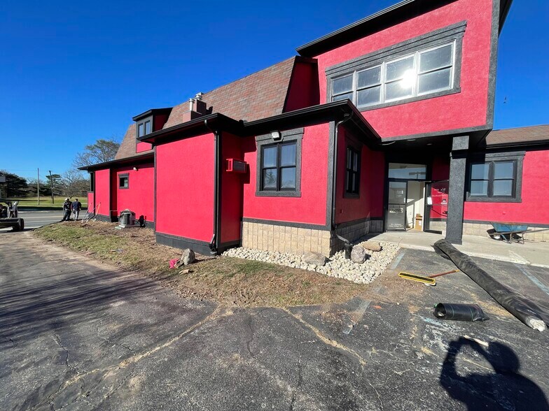 150 S Washington St, Oxford, MI à vendre - Photo de l’immeuble – Image 2 sur 25