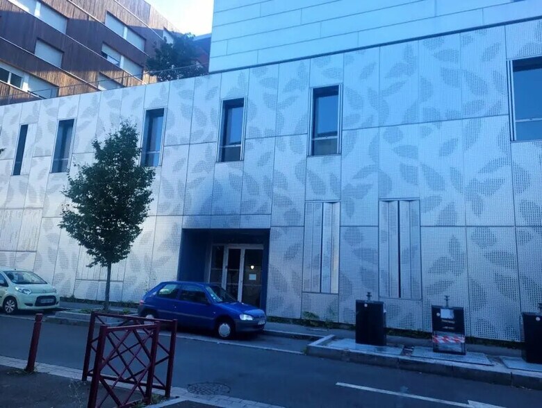 Local d’activités dans Fresnes à louer - Photo de l’immeuble – Image 2 sur 13