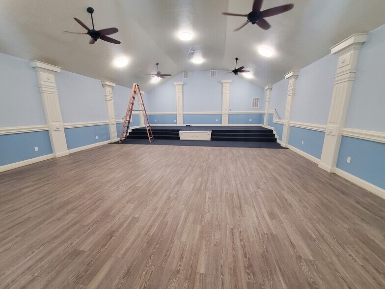 1104 Evergreen Dr, Houston, TX à vendre - Photo intérieure – Image 3 sur 10