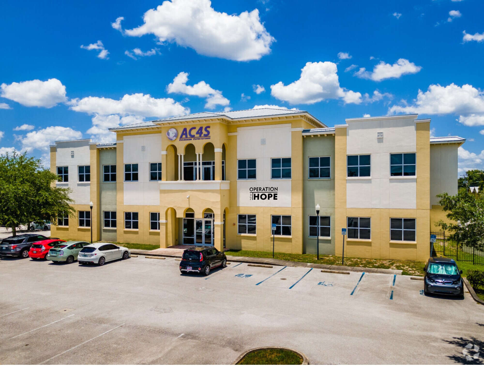 4017 W Dr Martin Luther King Jr Blvd, Tampa, FL à louer Photo de l’immeuble– Image 1 sur 21