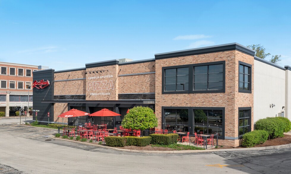 17W280 22nd St, Oakbrook Terrace, IL à vendre - Photo de l’immeuble – Image 1 sur 8