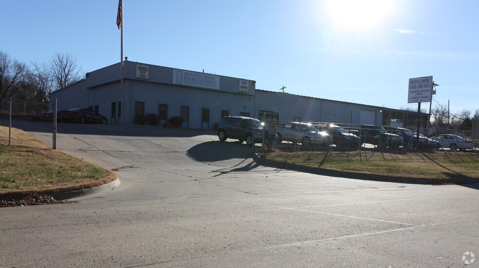 2300 SE Lakewood Blvd, Topeka, KS à vendre - Photo de l’immeuble – Image 3 sur 3