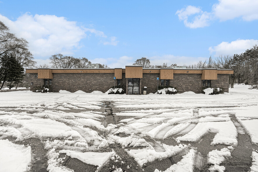 219 E Church Ave, Reed City, MI à vendre - Photo de l’immeuble – Image 3 sur 46