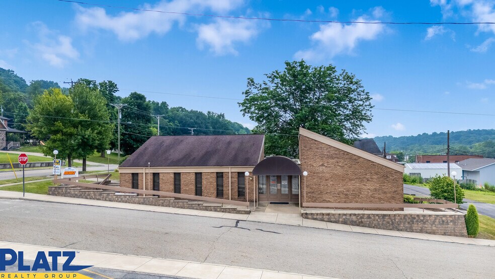 151 2nd St, Lowellville, OH à vendre - Photo principale – Image 1 sur 9