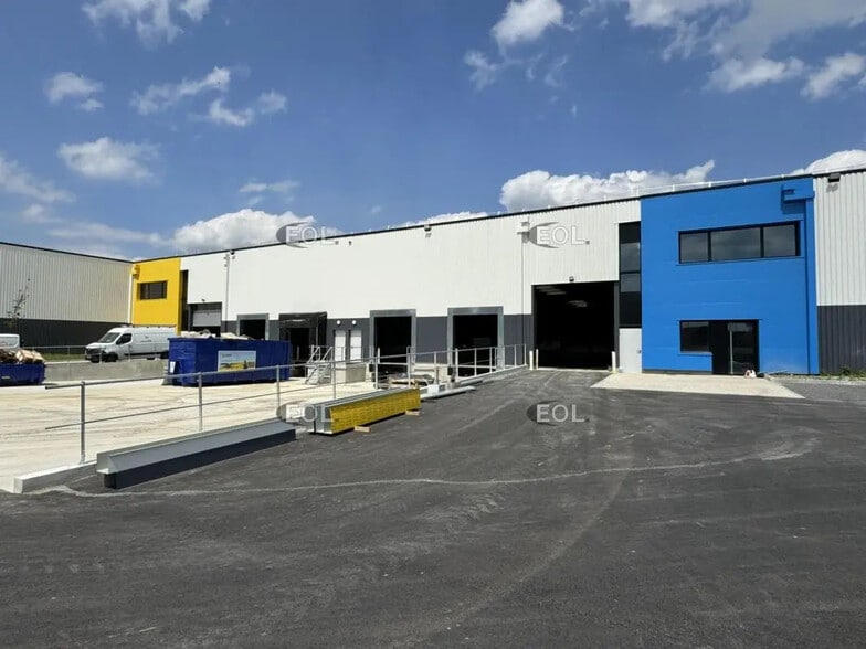 4 Avenue Emile Basly, Le Grand-Quevilly à louer - Photo de l’immeuble – Image 1 sur 10