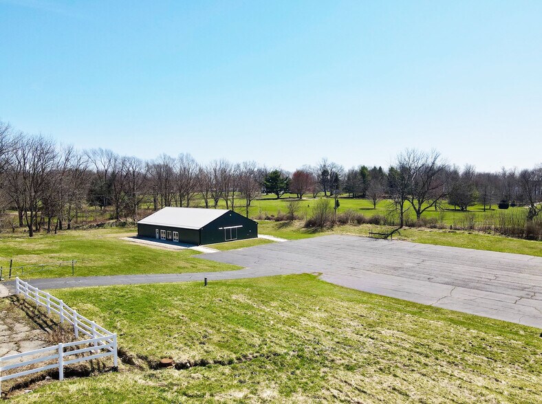 988 State st, Cassopolis, MI à louer - Photo de l’immeuble – Image 3 sur 5