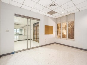 233 Broadway, New York, NY à louer Photo intérieure– Image 2 sur 10