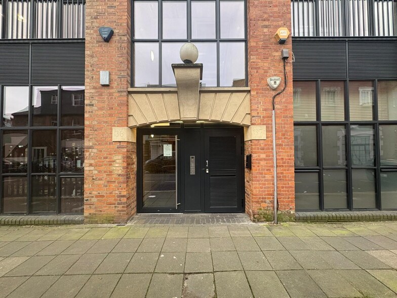32-39 Warple Way, Londres à vendre - Photo de l’immeuble – Image 2 sur 4