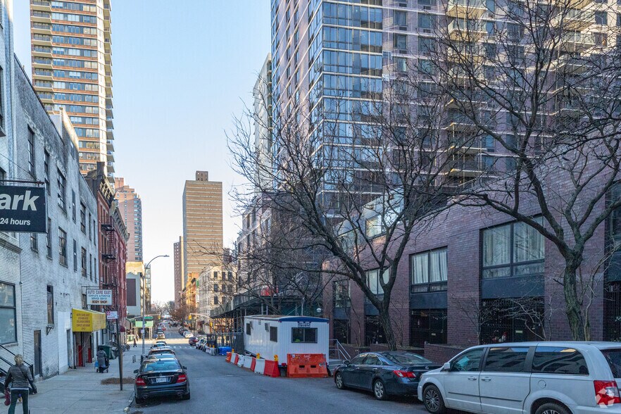 1801-1815 Second Ave, New York, NY à louer - Photo de l’immeuble – Image 3 sur 3