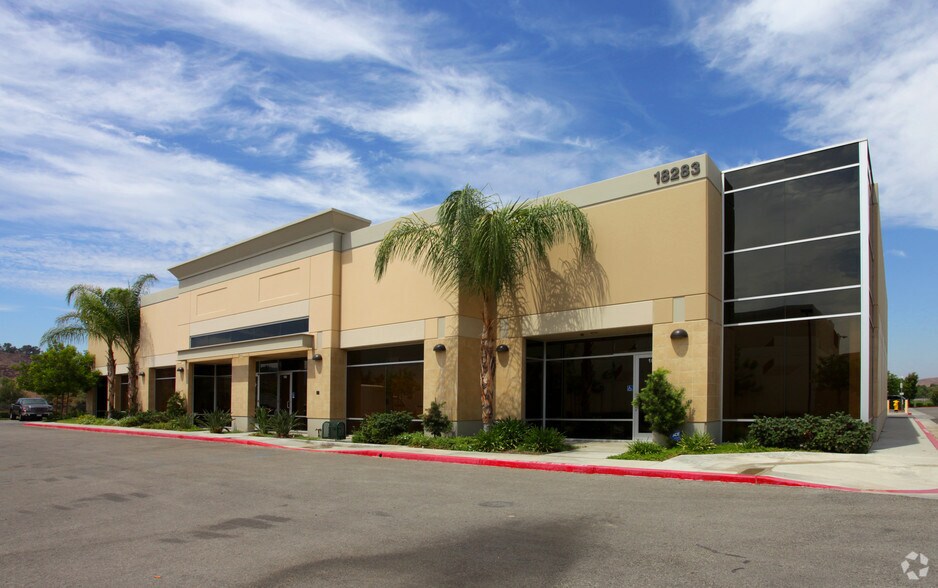 18283 Pasadena St, Lake Elsinore, CA à louer - Photo de l’immeuble – Image 2 sur 8
