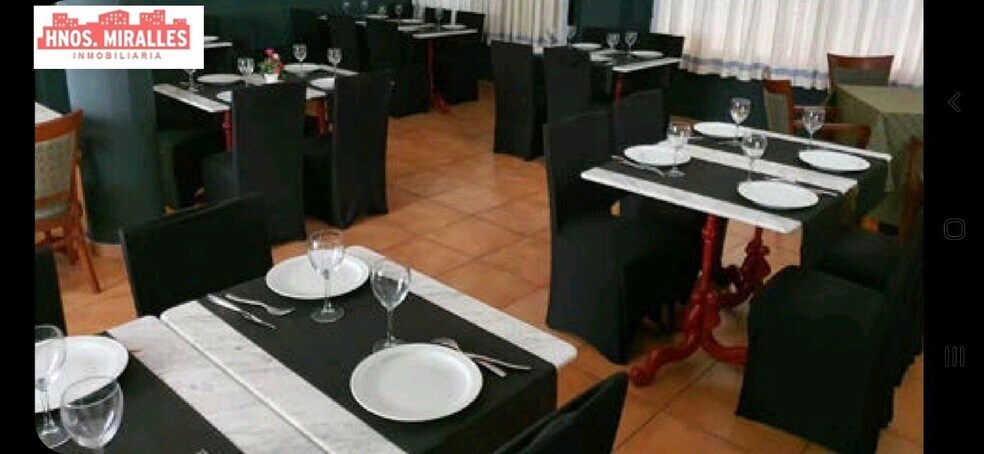 Local commercial dans Santa Pola, Alicante à louer - Photo de l’immeuble – Image 1 sur 24