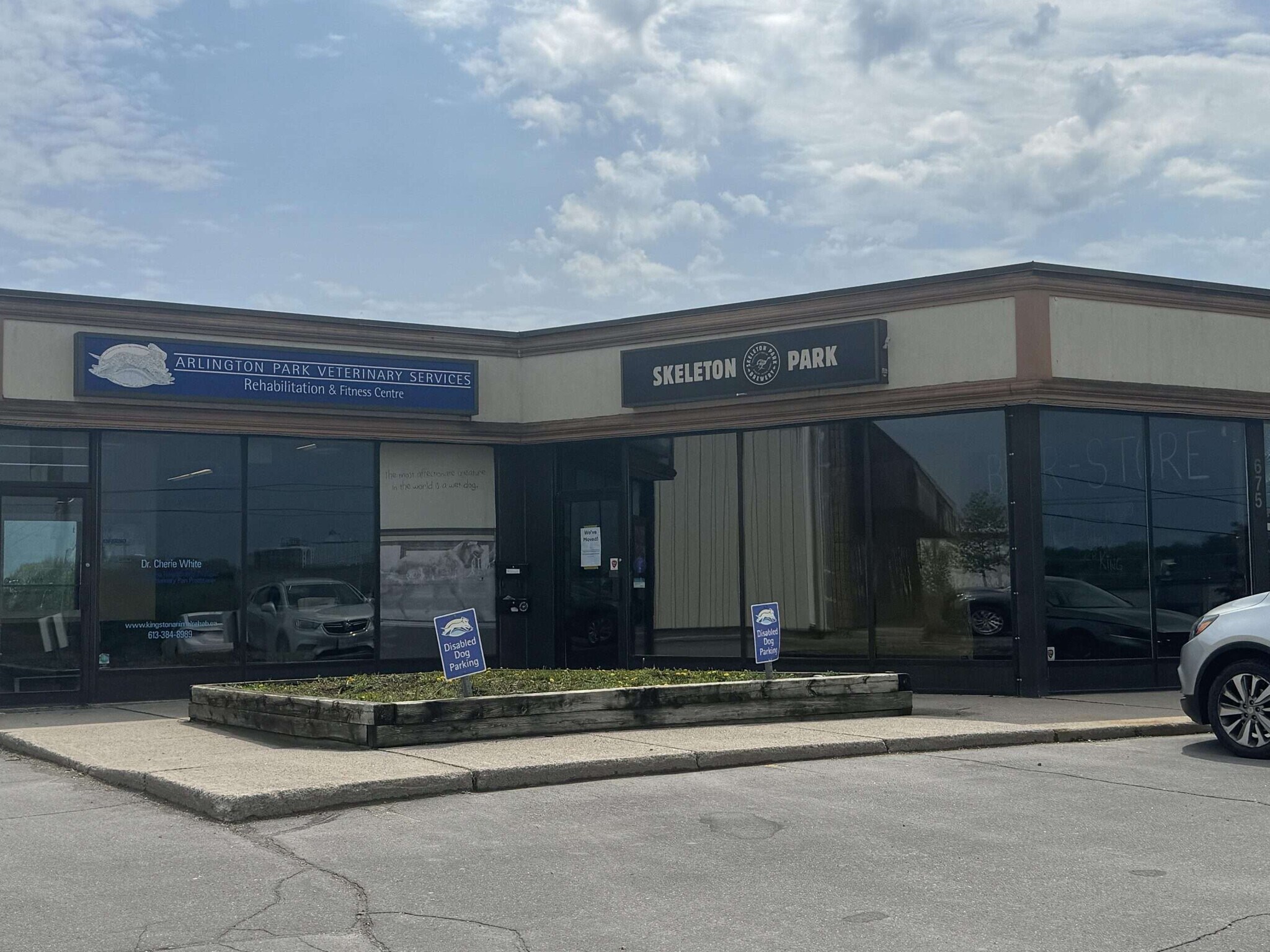 675 Arlington Park Pl, Kingston, ON à louer Photo de l’immeuble– Image 1 sur 2