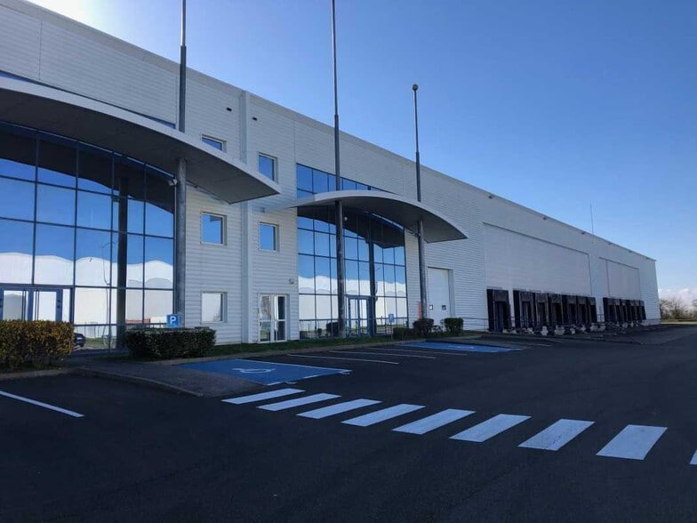 Industriel/Logistique dans Marly-la-Ville à louer - Photo de l’immeuble – Image 3 sur 8