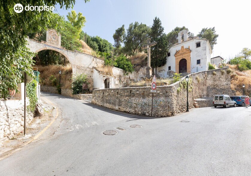 Calle Santo Sepulcro del Sacromonte, Granada, Granada à vendre - Photo de l’immeuble – Image 3 sur 17