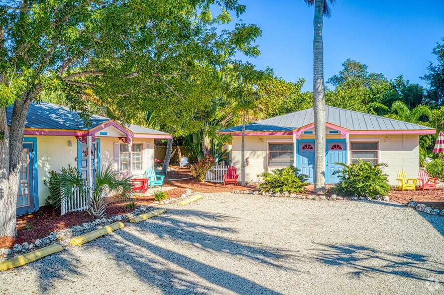 706 Donax St, Sanibel, FL à vendre - Photo de l’immeuble – Image 3 sur 31