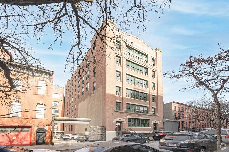 231 Front St, Brooklyn, NY à louer - Photo principale – Image 1 sur 24