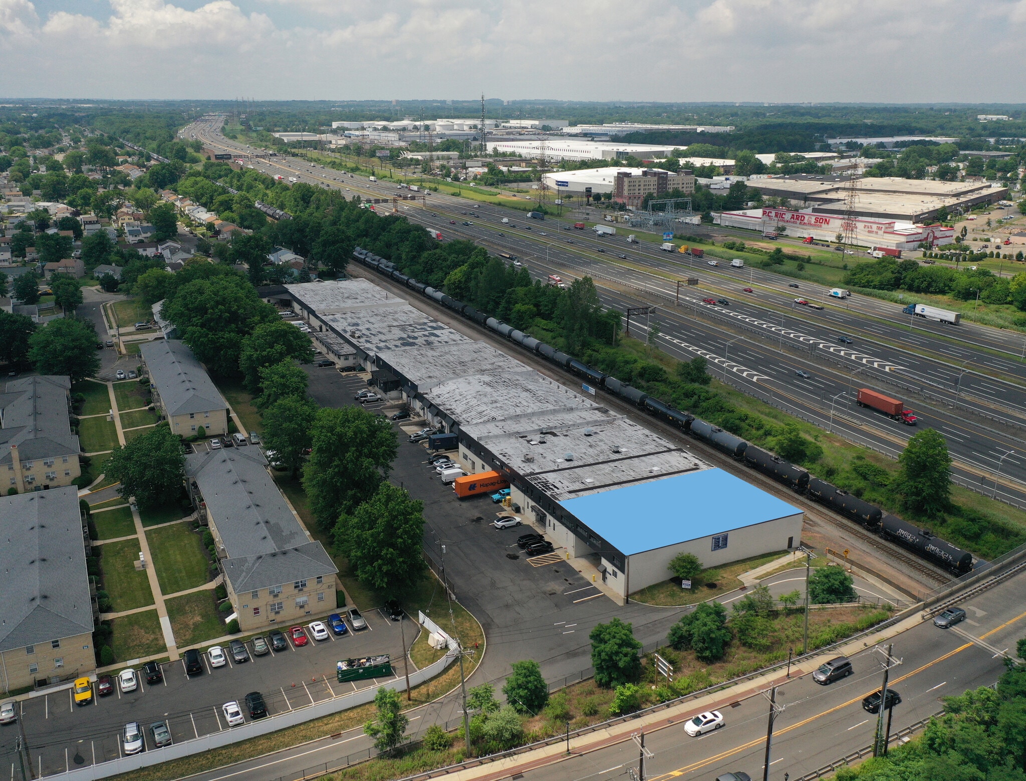 1001 Roosevelt Ave, Carteret, NJ à louer Photo intérieure– Image 1 sur 2