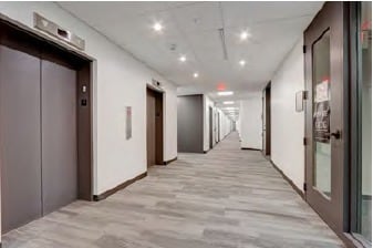 3077 N Mayfair Rd, Wauwatosa, WI à louer Plan d’étage– Image 1 sur 2