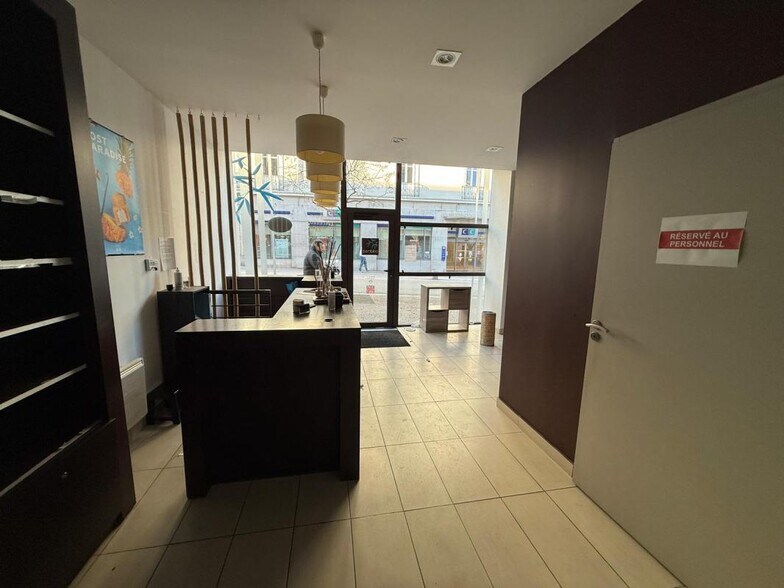 Local commercial dans Bourg-en-Bresse à louer - Photo intérieure – Image 2 sur 9