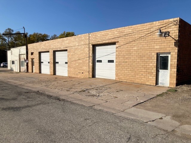 1021 S Main St, Mcpherson, KS à vendre - Photo de l’immeuble – Image 2 sur 11