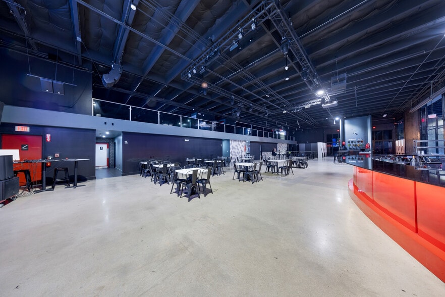 1360 NW 88th Ave, Doral, FL à vendre - Photo intérieure – Image 3 sur 90